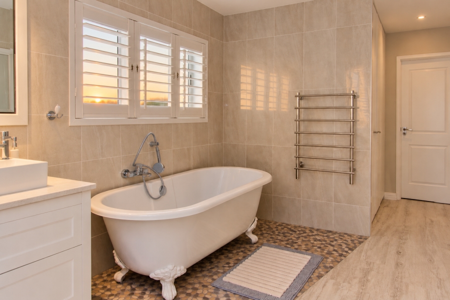 4 Bedroom Property for Sale in Paradise Beach Western Cape